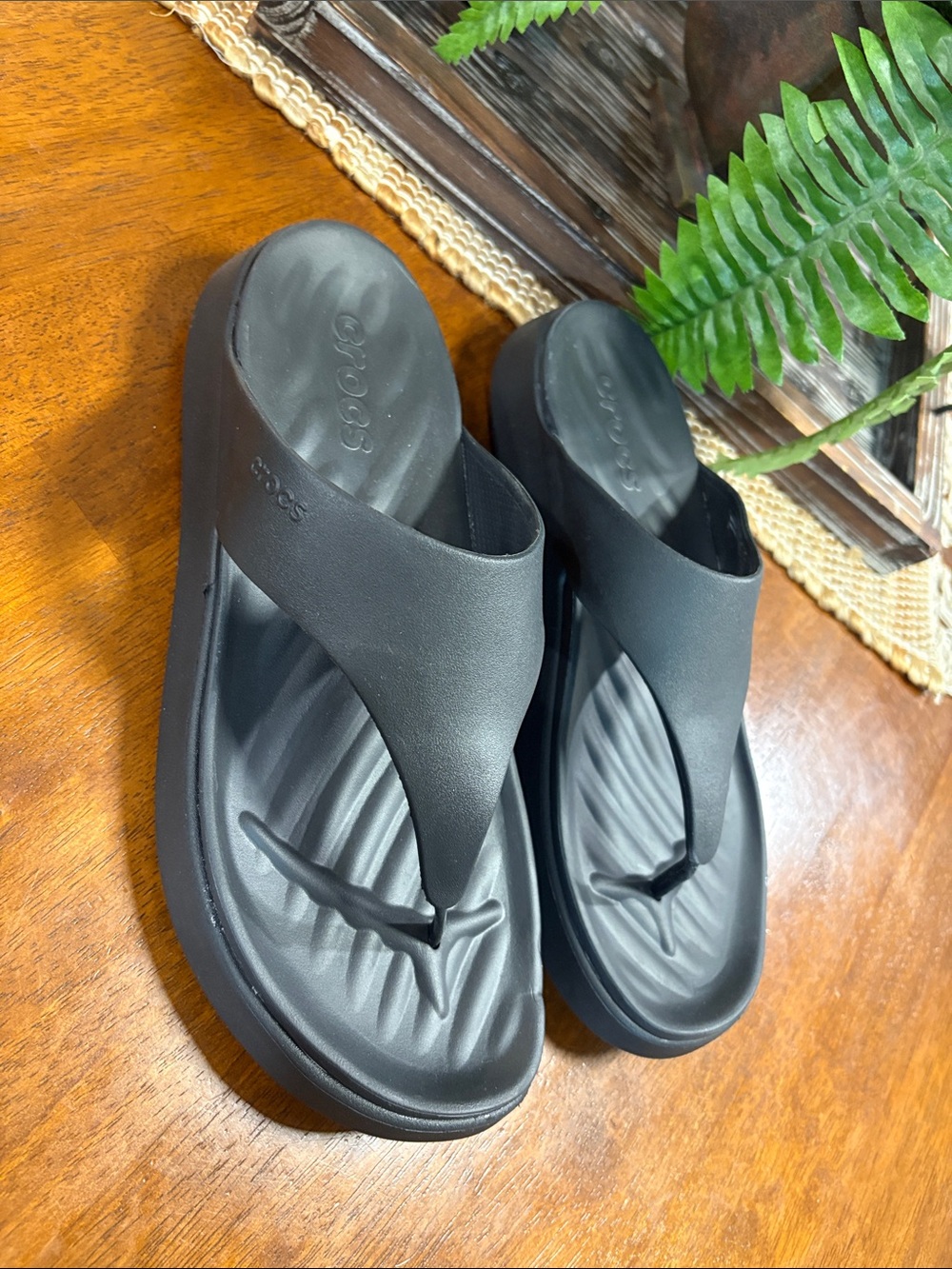 CROCS Women’s Black Foam Thong Sandals